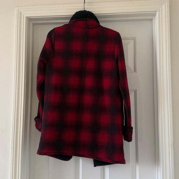 Abercrombie Plaid Red and Black Women's Sherpa cardigan - Picture 6 of 7